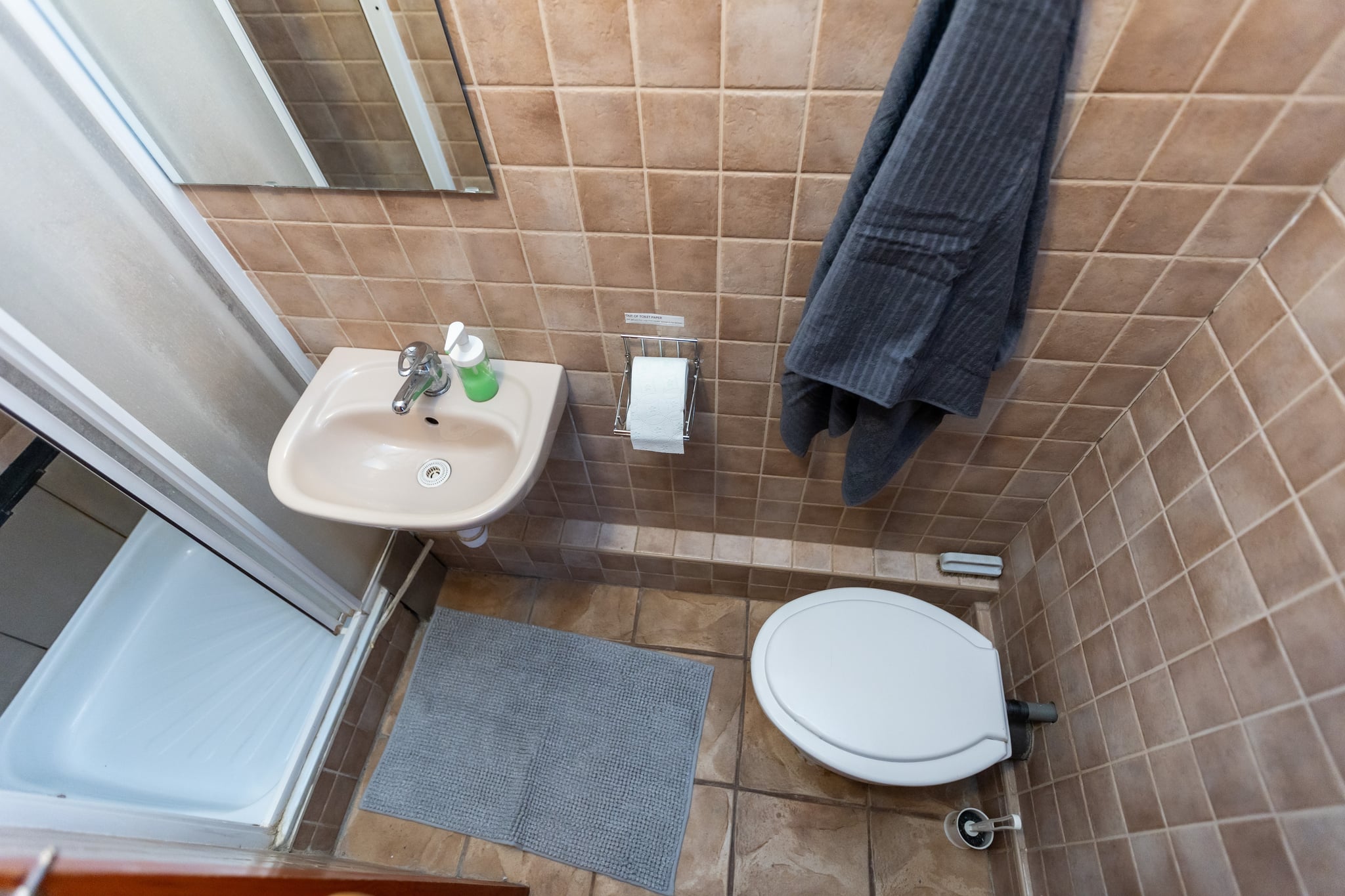 Large Private Ensuite at Király u. 14, photo 15 of 15