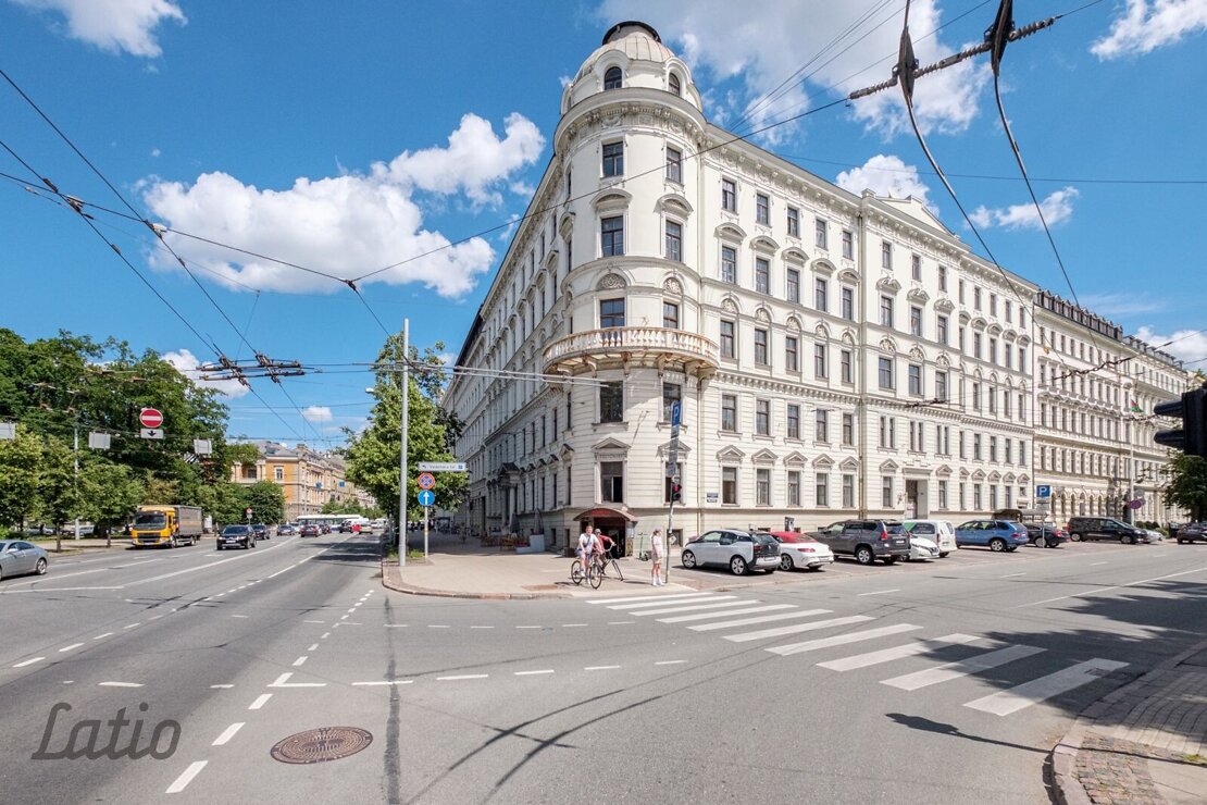 Krišjāņa Valdemāra iela 4 — 2